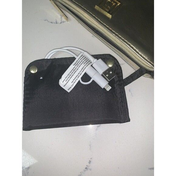 𝅺LIZ Claiborne Charging Wristlet Gold New With‎ Tags - Picture 5 of 9